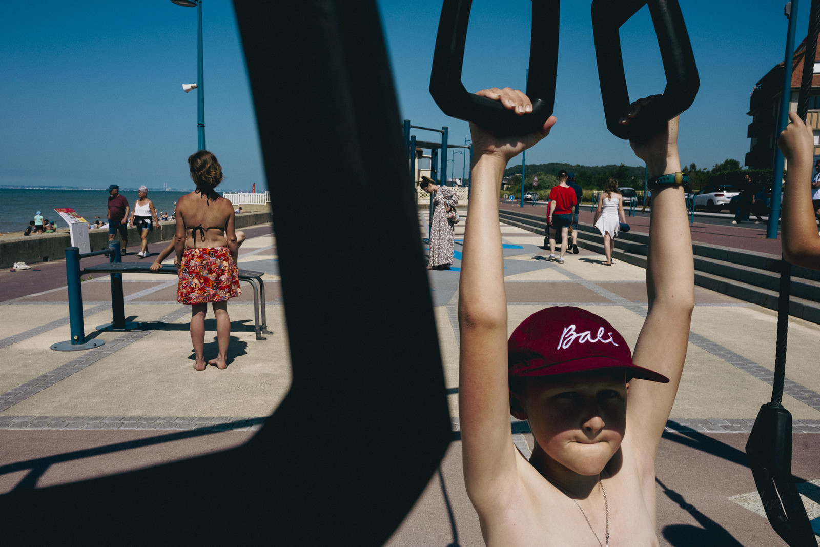 Des photographies en couleur, où les gens sont magnifiés par la lumière chaude du soleil