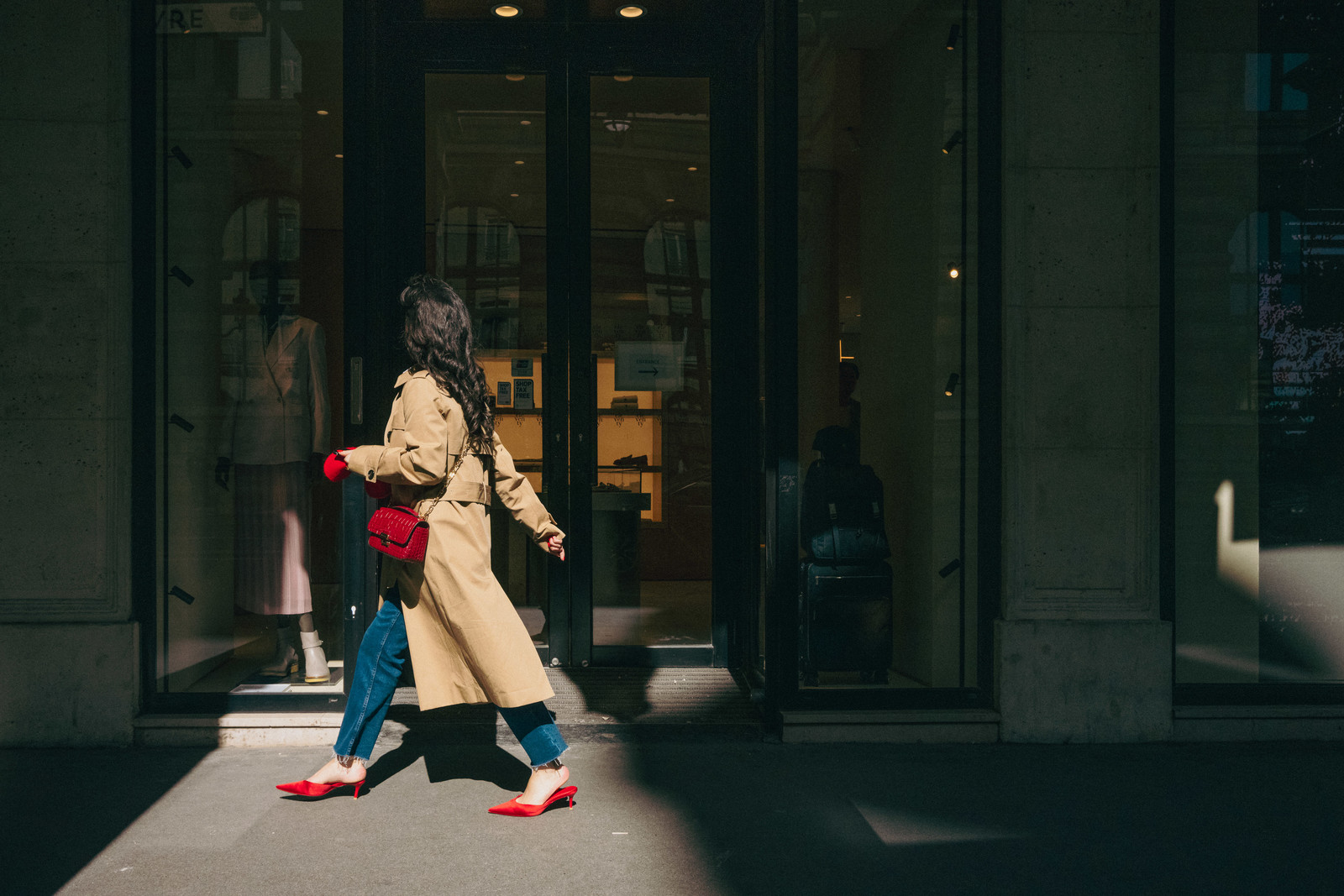 Des photographies en couleur, où les gens sont magnifiés par la lumière chaude du soleil